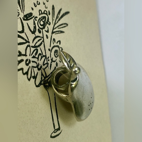 Brand New Old Stock Pear Shaped Lead Free Pewter Tussie Mussie Posy Holder Pin - Picture 10 of 15